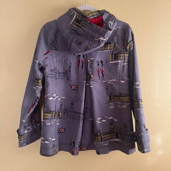 Boden Short Rainy Day Mac - Picture 8 of 13